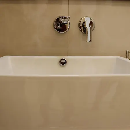 Luxury * Scilla